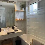 Beautiful 2 Bedroom In Puerto Banus ! شقة ماربيا