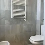 Beautiful 2 Bedroom In Puerto Banus ! شقة *
