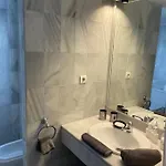 Beautiful 2 Bedroom In Puerto Banus ! شقة ماربيا