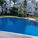 Beautiful 2 Bedroom In Puerto Banus ! شقة ماربيا
