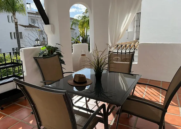 Beautiful 2 Bedroom In Puerto Banus ! Apartman *