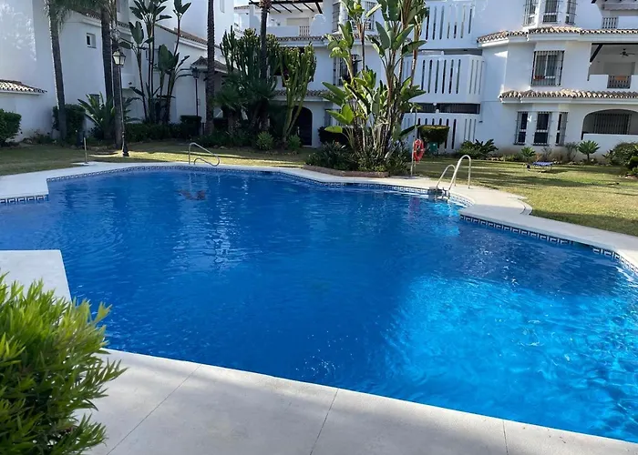 Beautiful 2 Bedroom In Puerto Banus ! Apartman
