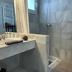 Beautiful 2 Bedroom In Puerto Banus ! Apartment *