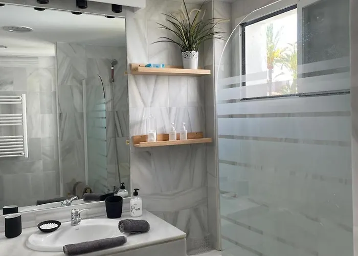 Beautiful 2 Bedroom In Puerto Banus ! * マルベーリャ