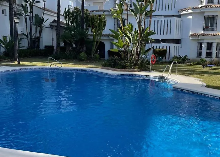 아파트 Beautiful 2 Bedroom In Puerto Banus !