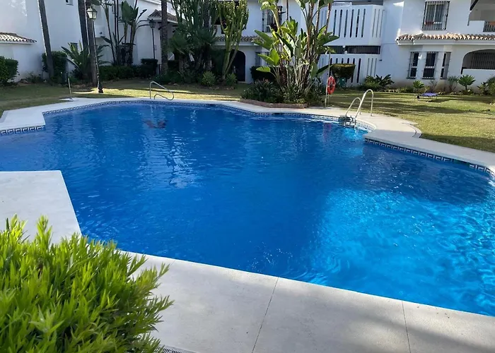 Beautiful 2 Bedroom In Puerto Banus ! Daire *