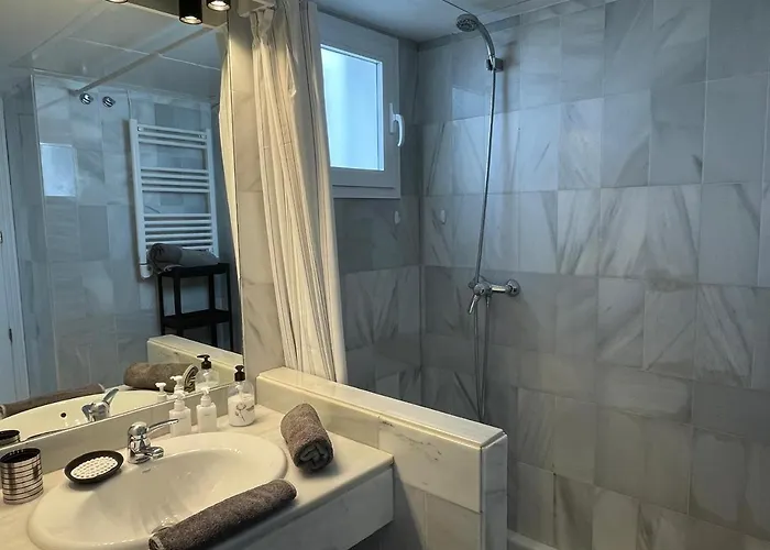 Beautiful 2 Bedroom In Puerto Banus ! 아파트