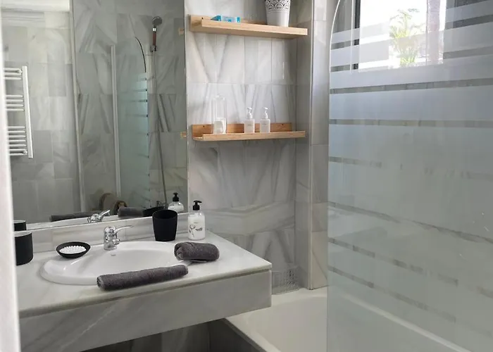 아파트 Beautiful 2 Bedroom In Puerto Banus ! 마르베야