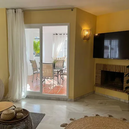 Beautiful 2 Bedroom In Puerto Banus ! מארבלה