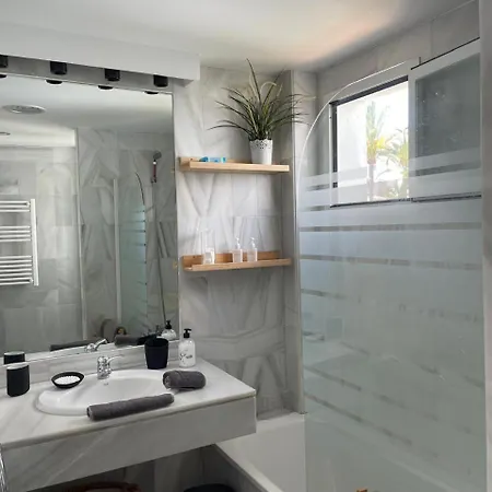 Beautiful 2 Bedroom In Puerto Banus ! * מארבלה